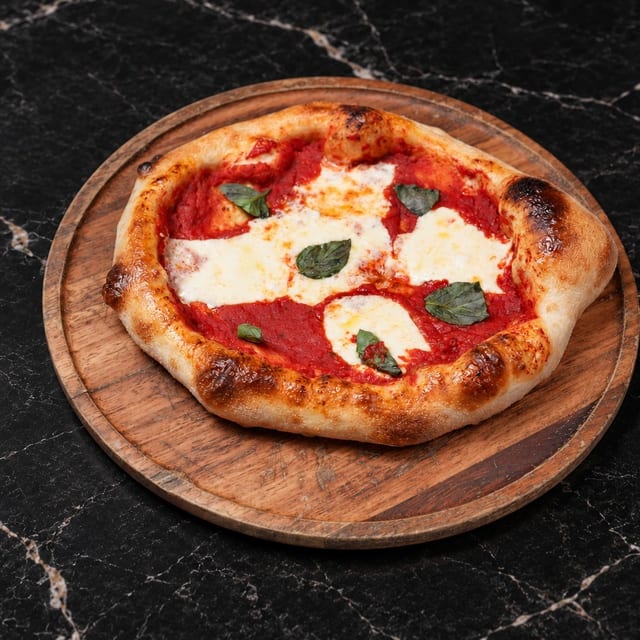 Margherita Pizza.